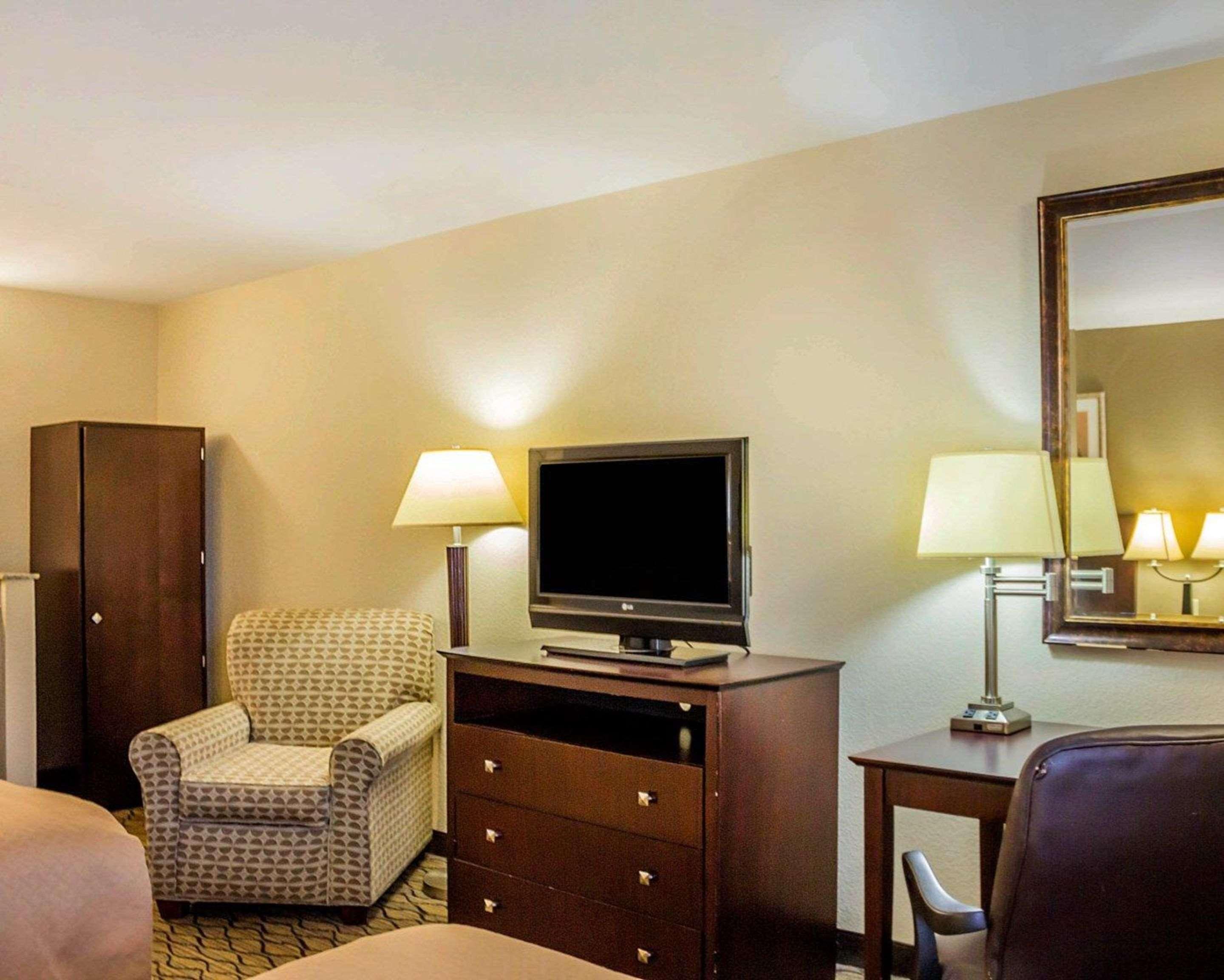 Quality Inn Waterbury Exteriér fotografie