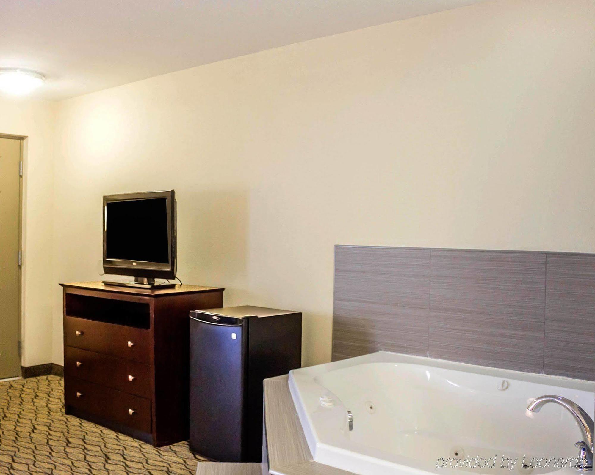 Quality Inn Waterbury Exteriér fotografie